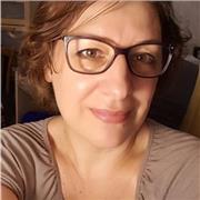 Ecrivain public donne cours de français FLE à des élèves de tout âge et de tout niveau